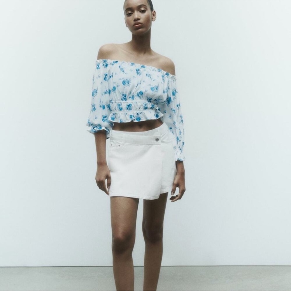 NWT Zara Floral Off Shoulder Blue and White Top size M